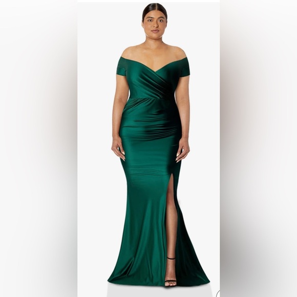 Strapless Emerald Green Evening Dress - Picture 1 of 8